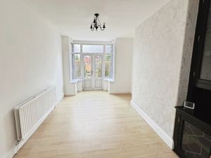 DINING ROOM- click for photo gallery